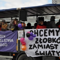 2011-03-06-manifa_warszawska