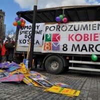 2011-03-06-manifa_warszawska